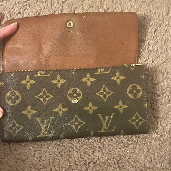 Authentic Louis Vuitton Monogran LV Logo Sarah Long Zip Brown Wallet - Picture 6 of 13